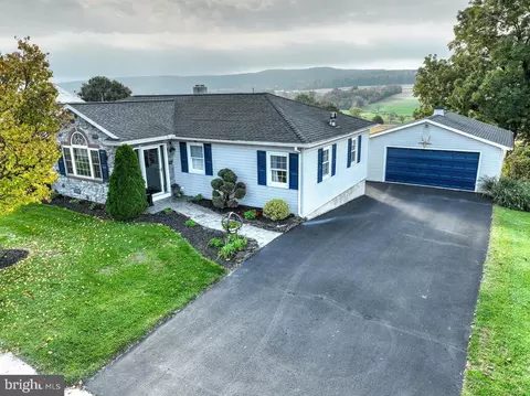 2040 Main St, Narvon, PA 17555