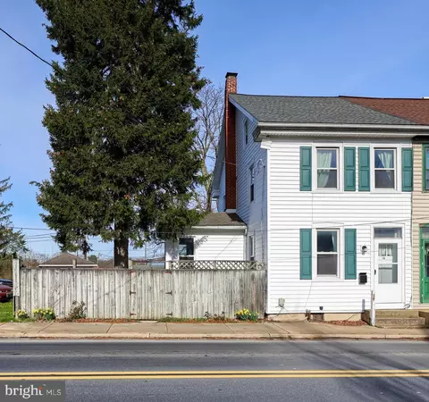 14 Manheim St, Mount Joy, PA 17552