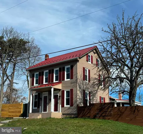 1081 W Swartzville Rd, Reinholds, PA 17569