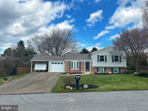 2431 Cypress Dr, Lancaster, PA 17602
