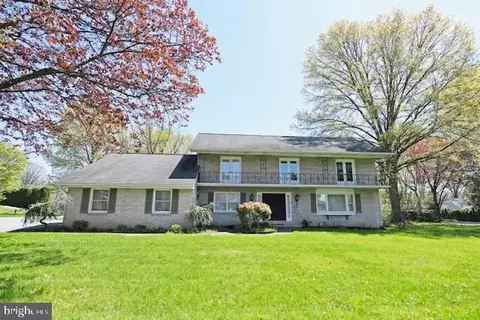 779 Barrwick Ln, Lancaster, PA 17603