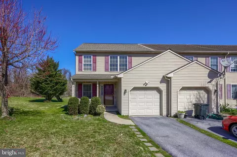1098 Sterling Pl, Lancaster, PA 17603