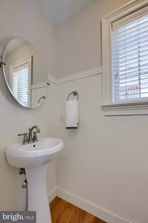 Bath - 347 Ecker Dr, Lititz, PA 17543 photo 1 of 10