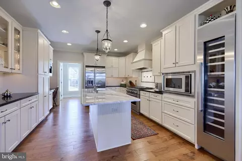 Kitchen - 347 Ecker Dr, Lititz, PA 17543 photo 7 of 9