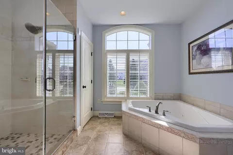 Bath - 347 Ecker Dr, Lititz, PA 17543 photo 7 of 10