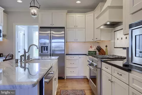 Kitchen - 347 Ecker Dr, Lititz, PA 17543 photo 5 of 9