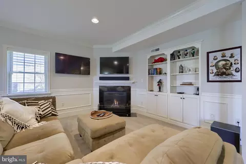 Living - 347 Ecker Dr, Lititz, PA 17543 photo 11 of 13