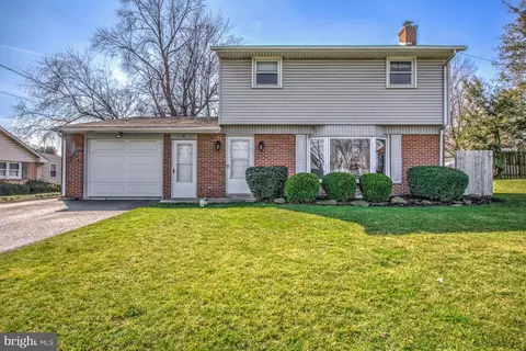 1844 Graystone Rd, East Petersburg, PA 17520