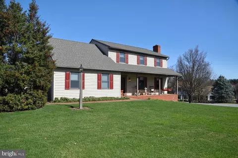 1018 Keystone Dr, Lancaster, PA 17603