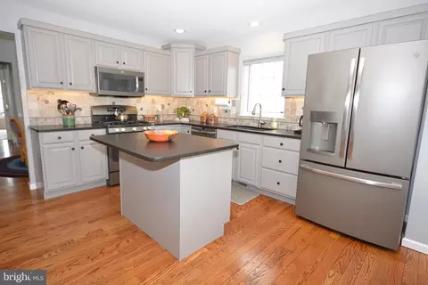 Kitchen - 280 Cambridge Ln, Lititz, PA 17543 photo 1 of 3