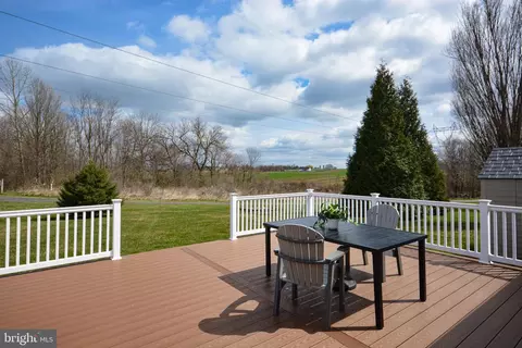 Exterior - 280 Cambridge Ln, Lititz, PA 17543 photo 3 of 5