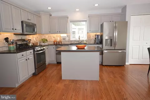 Kitchen - 280 Cambridge Ln, Lititz, PA 17543 photo 3 of 3