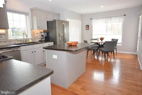 Kitchen - 280 Cambridge Ln, Lititz, PA 17543 photo 2 of 3