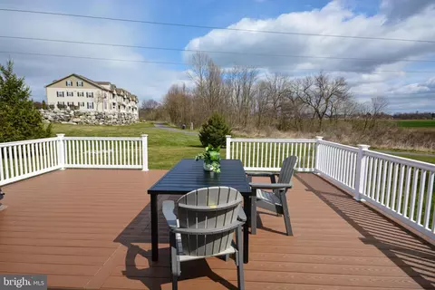 Exterior - 280 Cambridge Ln, Lititz, PA 17543 photo 2 of 5