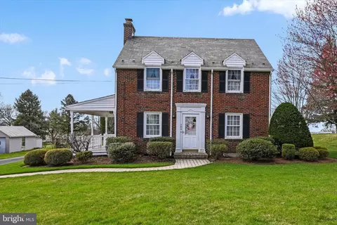 105 Vine St, Terre Hill, PA 17581