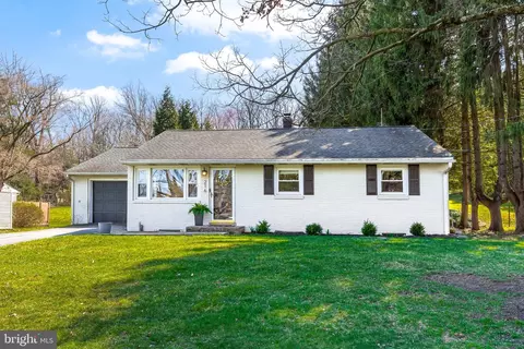 216 Meadow Ln, Lancaster, PA 17601