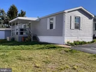 3 Penn Court Dr, Mount Joy, PA 17552