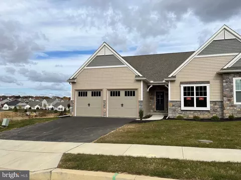 413 Autumn Harvest Ln #15, Lititz, PA 17543