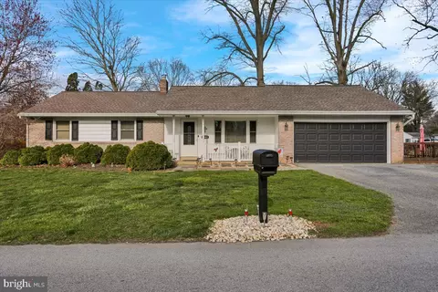 1800 Colonial Manor Dr, Lancaster, PA 17603