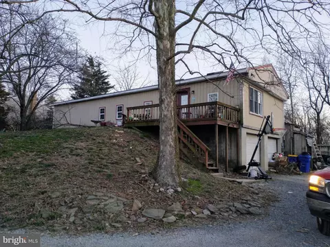 2589 Shumaker Rd, Manheim, PA 17545