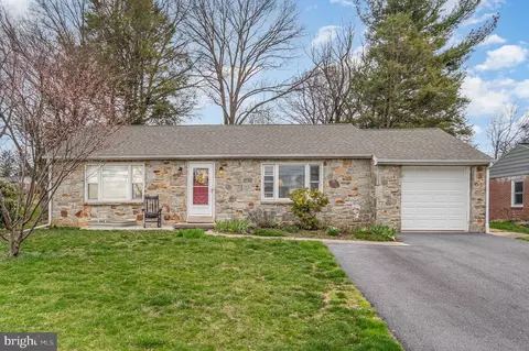311 Dahlia Rd, Lancaster, PA 17602