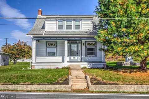 1113 W Swartzville Rd, Reinholds, PA 17569