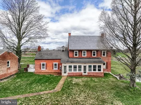 1235 Stoner Ln, Lancaster, PA 17601