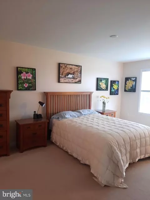 Bedroom - 632 Courthouse Cir, Lititz, PA 17543 photo 8 of 9
