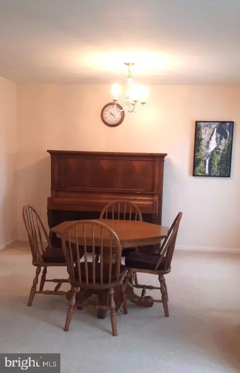 Dining - 632 Courthouse Cir, Lititz, PA 17543 photo 1 of 1