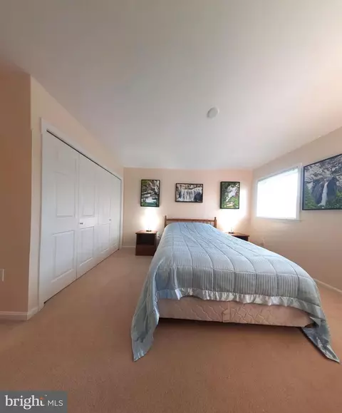 Bedroom - 632 Courthouse Cir, Lititz, PA 17543 photo 6 of 9