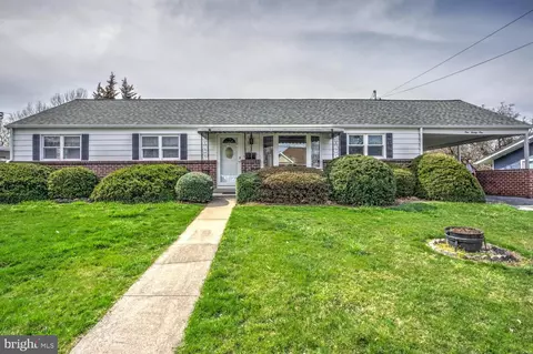 121 Sycamore Rd, Ephrata, PA 17522