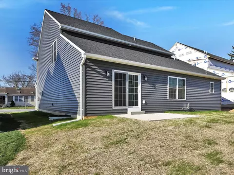 Exterior - 407 General Sutter Ave, Lititz, PA 17543 photo 3 of 5