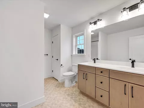 Bath - 407 General Sutter Ave, Lititz, PA 17543 photo 1 of 1