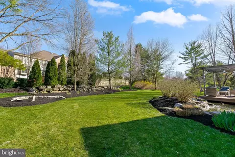 Exterior - 372 Millpond Dr, Lititz, PA 17543 photo 5 of 7