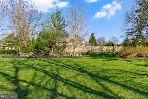 Exterior - 372 Millpond Dr, Lititz, PA 17543 photo 4 of 7
