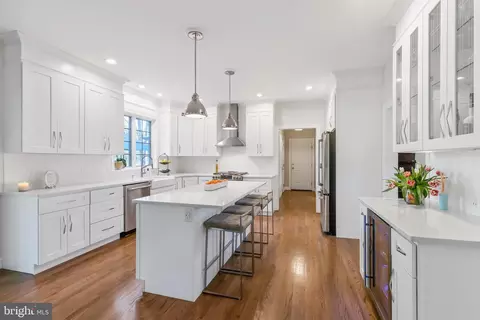 Kitchen - 372 Millpond Dr, Lititz, PA 17543 photo 3 of 3