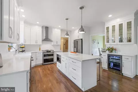 Kitchen - 372 Millpond Dr, Lititz, PA 17543 photo 2 of 3