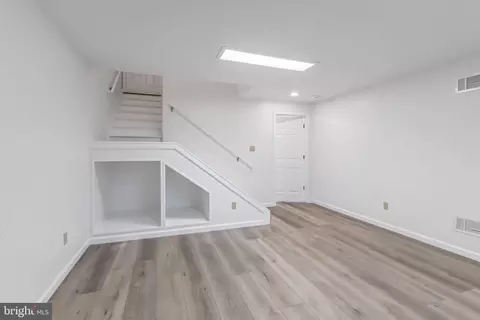 Entry Way - 372 Millpond Dr, Lititz, PA 17543 photo 5 of 5