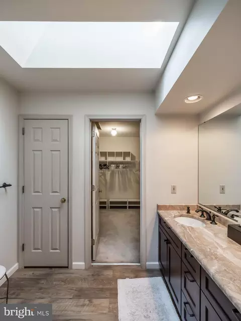 Bath - 161 Kings Gate Dr, Lititz, PA 17543 photo 4 of 7