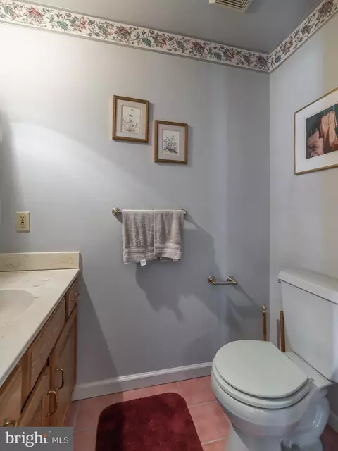 Bath - 161 Kings Gate Dr, Lititz, PA 17543 photo 1 of 7