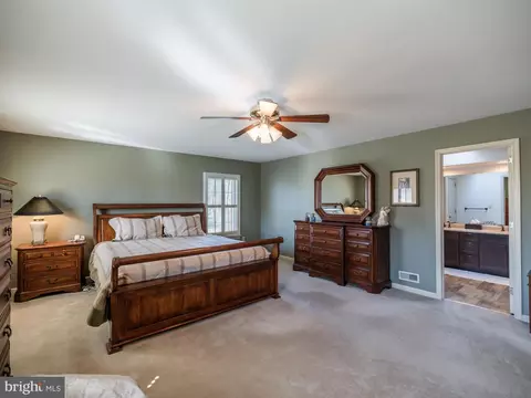 Bedroom - 161 Kings Gate Dr, Lititz, PA 17543 photo 3 of 10