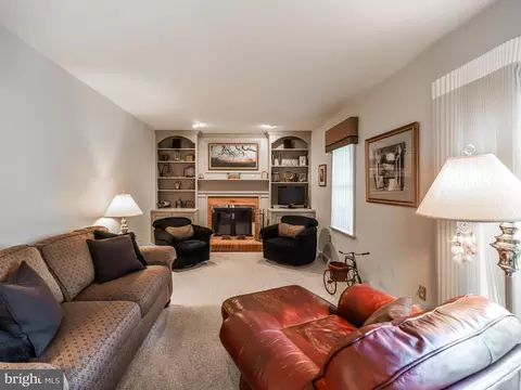 Living - 161 Kings Gate Dr, Lititz, PA 17543 photo 4 of 7