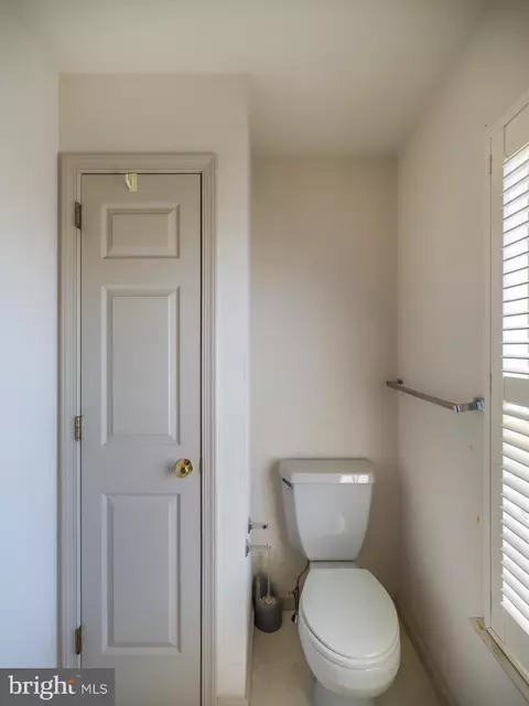 Bath - 161 Kings Gate Dr, Lititz, PA 17543 photo 7 of 7