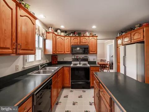 Kitchen - 161 Kings Gate Dr, Lititz, PA 17543 photo 1 of 3