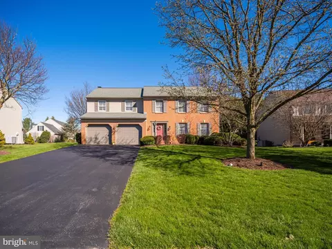 Exterior - 161 Kings Gate Dr, Lititz, PA 17543 photo 5 of 11