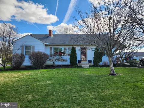 65 Hellers Church Rd, Leola, PA 17540