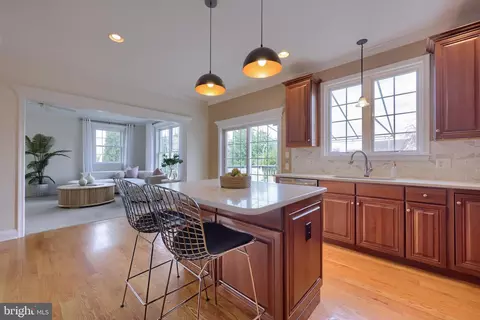 Kitchen - 323 Bowyer Ln, Lititz, PA 17543 photo 4 of 5