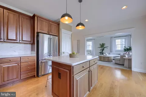Kitchen - 323 Bowyer Ln, Lititz, PA 17543 photo 3 of 5