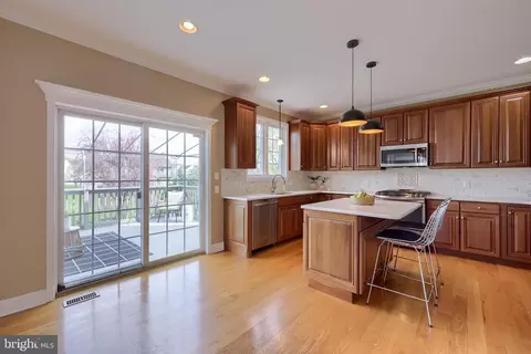 Kitchen - 323 Bowyer Ln, Lititz, PA 17543 photo 5 of 5