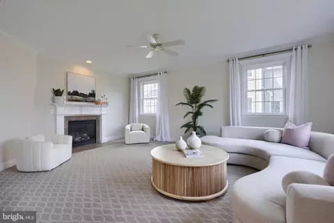 Living - 323 Bowyer Ln, Lititz, PA 17543 photo 1 of 8